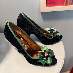 Poetic License Black and Green Heels